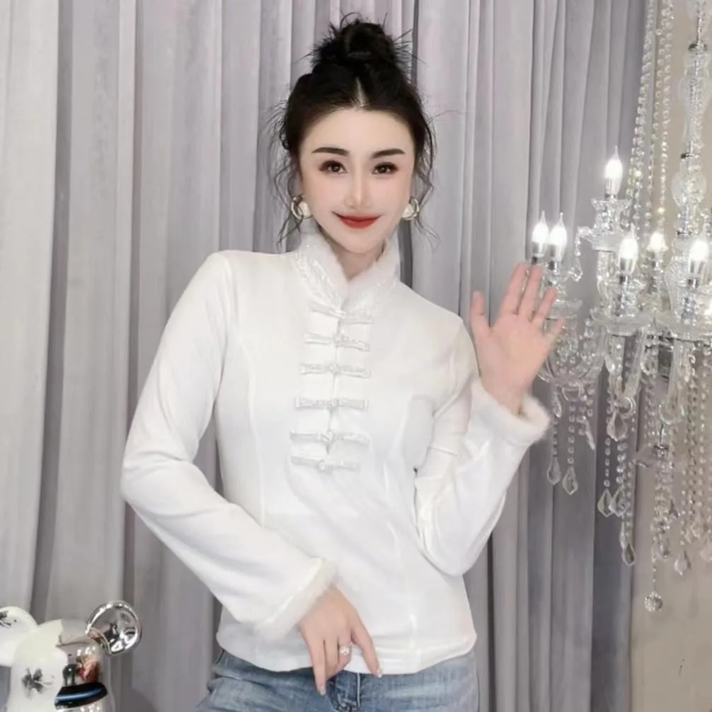 Новая женская модная приталенная футболка-поло с воротником на пуговицах и плиссировкой, зимняя новинка
Новая женская модная приталенная футболка-поло с воротником на пуговицах и плиссировкой, зимняя новинка