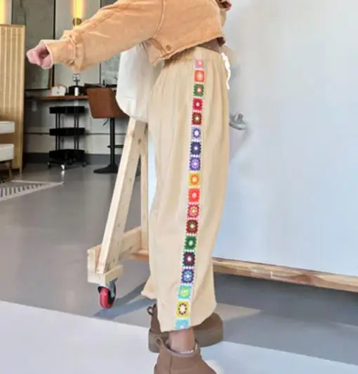 Autumn 2025 New Retro Ethnic Style Casual Pants with Colorful Hook and Flower Design, Fashionable and Loose Lace Up Ankle Pants
Autumn 2025 New Retro Ethnic Style Casual Pants with Colorful Hook and Flower Design, Fashionable and Loose Lace Up Ankle Pants