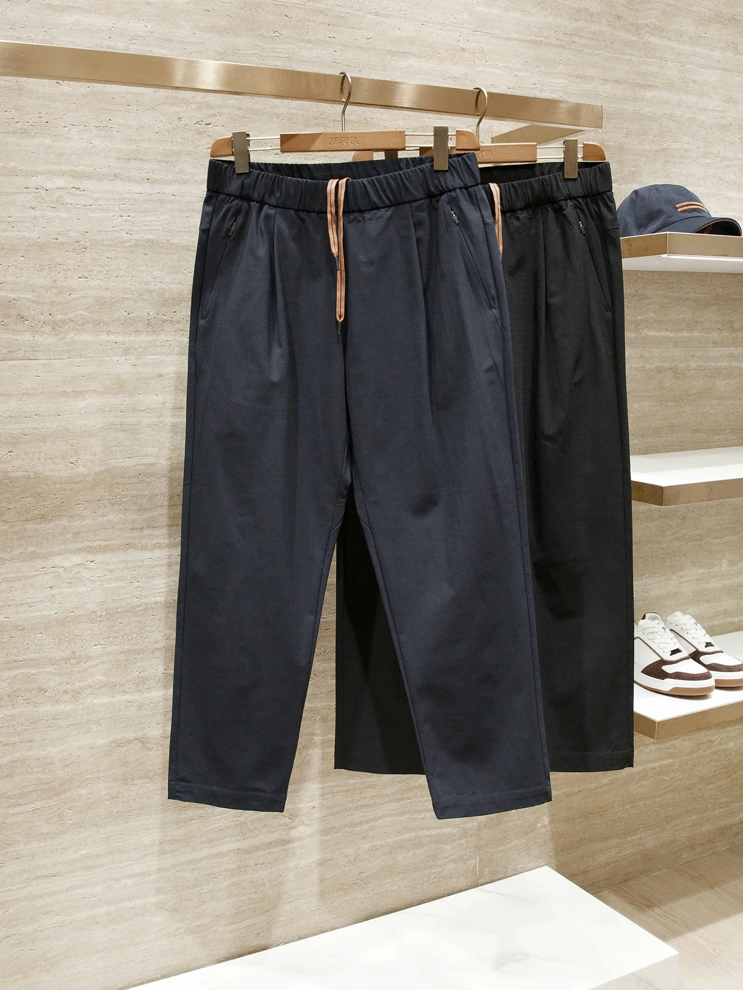 Four-sided elastic nylon fabric, strong wrinkle resistance and breathability, autumn loose straight casual pants
Four-sided elastic nylon fabric, strong wrinkle resistance and breathability, autumn loose straight casual pants