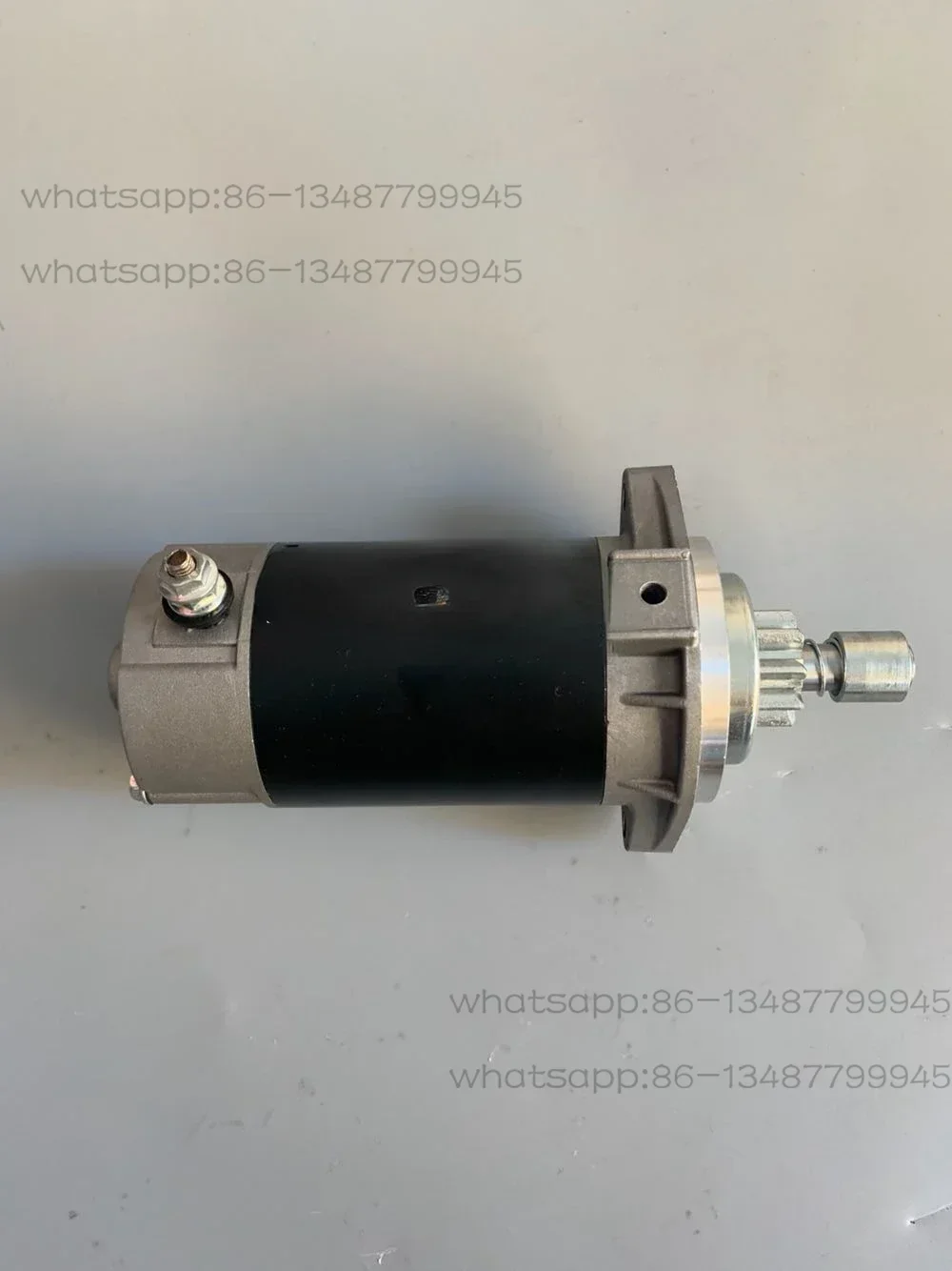 Dongfa 4-stroke 15/20 HP 2-stroke 40-horse outboard engine hang-up engine propeller start motor.
Dongfa 4-stroke 15/20 HP 2-stroke 40-horse outboard engine hang-up engine propeller start motor.