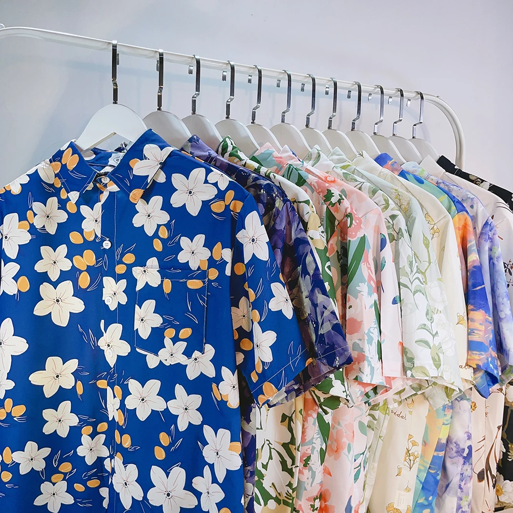 Hawaii Sle Loose ort Sve irt Men Women Retro fiti Floral Print Cotton Summer Faion Casual Busin irt
Hawaii Sle Loose ort Sve irt Men Women Retro fiti Floral Print Cotton Summer Faion Casual Busin irt