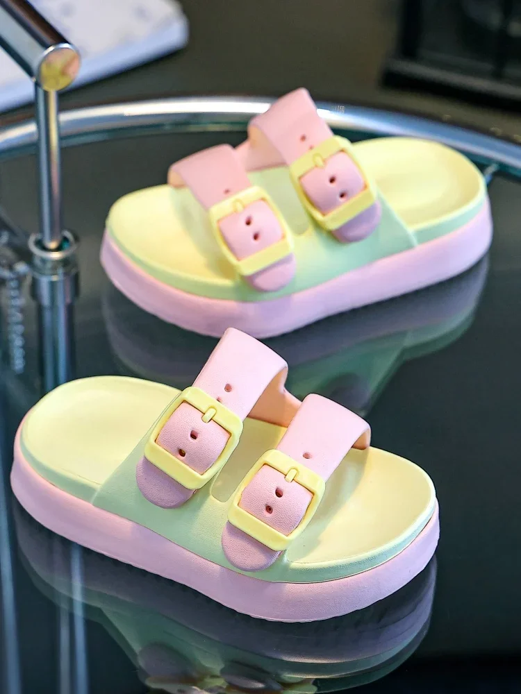 New Simple Atmospheric Dopamine Fashion Kids Slippers Soft Sole Comfortable Slippers Boys Girls Tracking Shoes Summer Slippers
New Simple Atmospheric Dopamine Fashion Kids Slippers Soft Sole Comfortable Slippers Boys Girls Tracking Shoes Summer Slippers