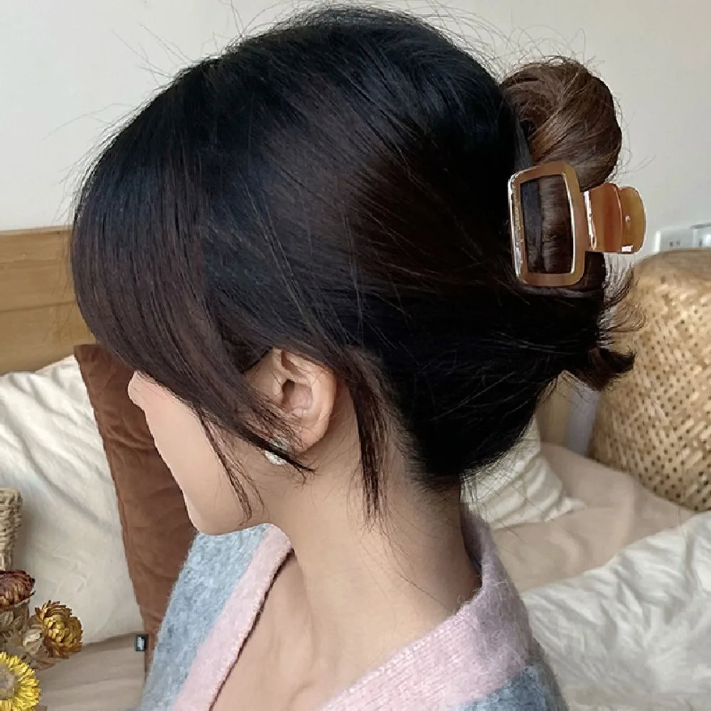New Hollowed Out Square Hair Claw Acetate Elegant Hair Clip Jewelry Gifts Hair Accessories Strong Styling Claw Clip Girls
New Hollowed Out Square Hair Claw Acetate Elegant Hair Clip Jewelry Gifts Hair Accessories Strong Styling Claw Clip Girls