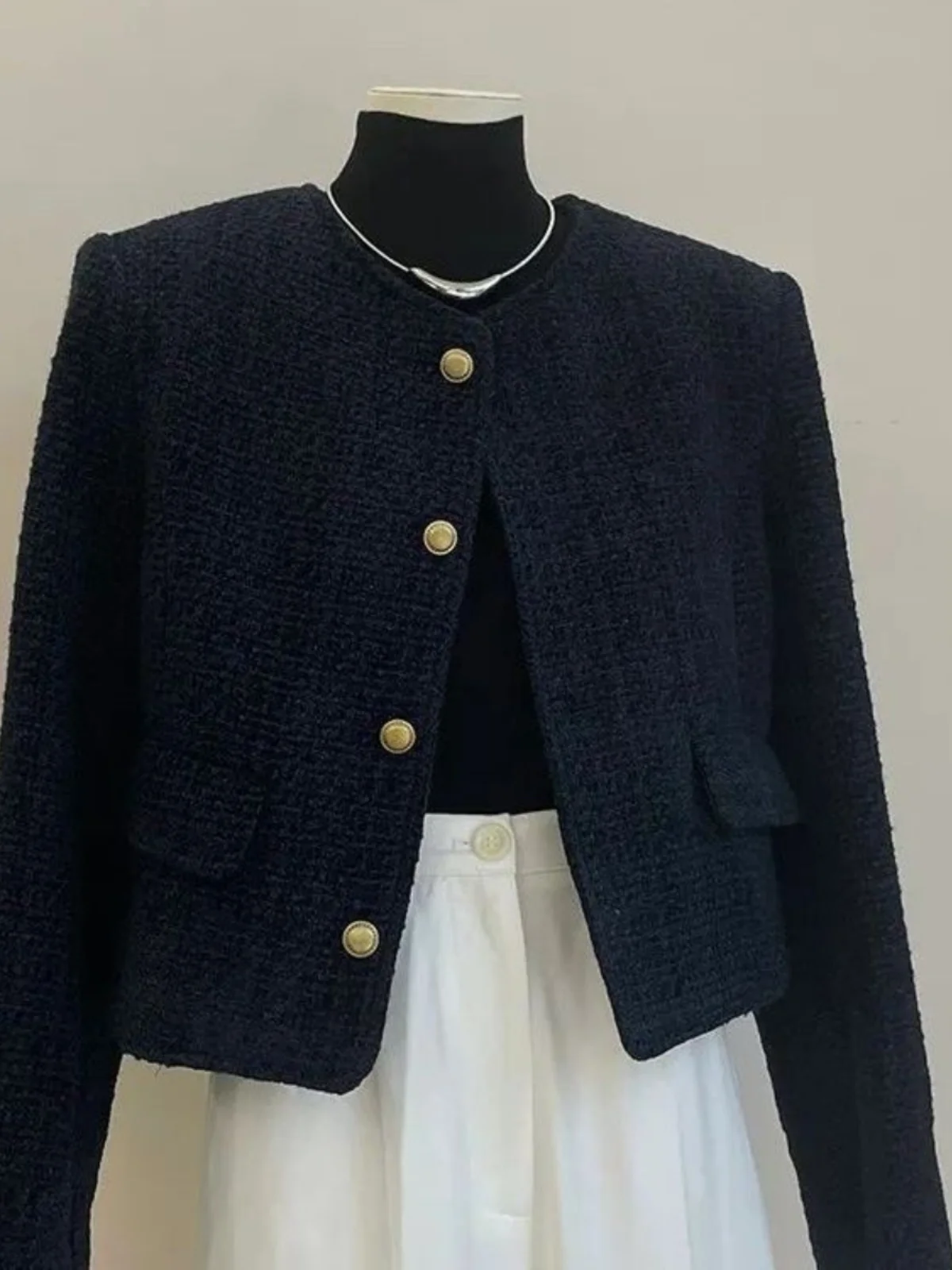 Black Short Quilted Shoulder Pad Jacket Women's Fashionable Elegant Ladylike High-End Feel Spring Autumn New Style Top
Black Short Quilted Shoulder Pad Jacket Women's Fashionable Elegant Ladylike High-End Feel Spring Autumn New Style Top
