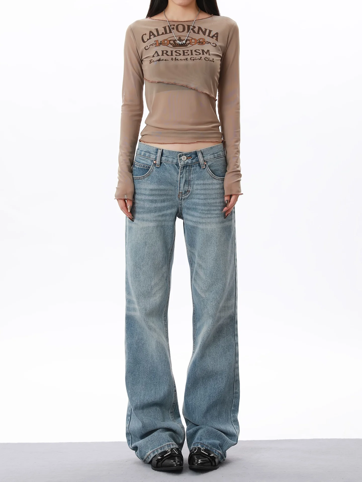 Retro Light Blue Women's Straight Leg Jeans Low Waist Slim Fit Washed out Design Sensation Micro Flared Floor Length Pants
Retro Light Blue Women's Straight Leg Jeans Low Waist Slim Fit Washed out Design Sensation Micro Flared Floor Length Pants