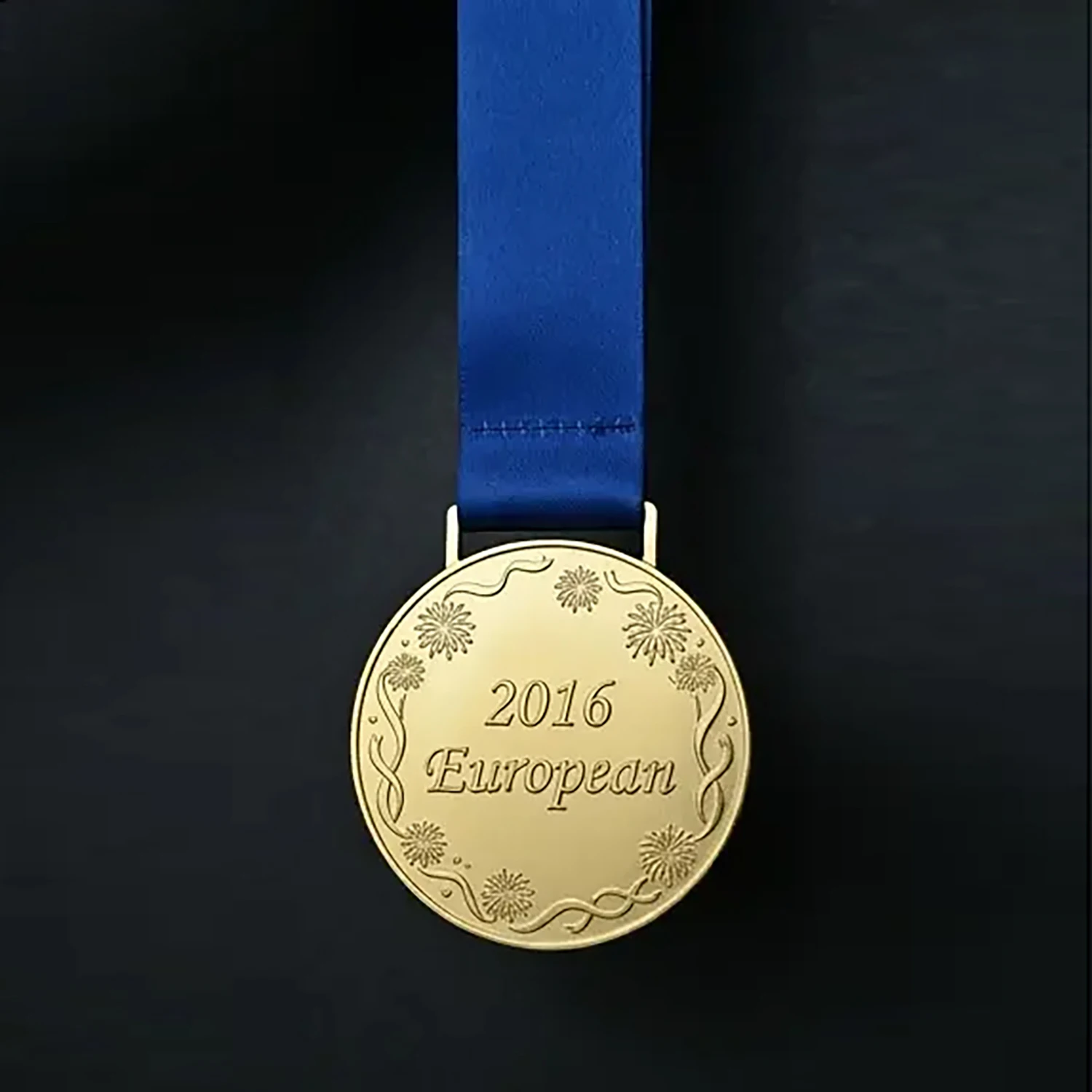 2016 France European Style Football Medal with Ribbon Collectible Fan Souvenir
2016 France European Style Football Medal with Ribbon Collectible Fan Souvenir