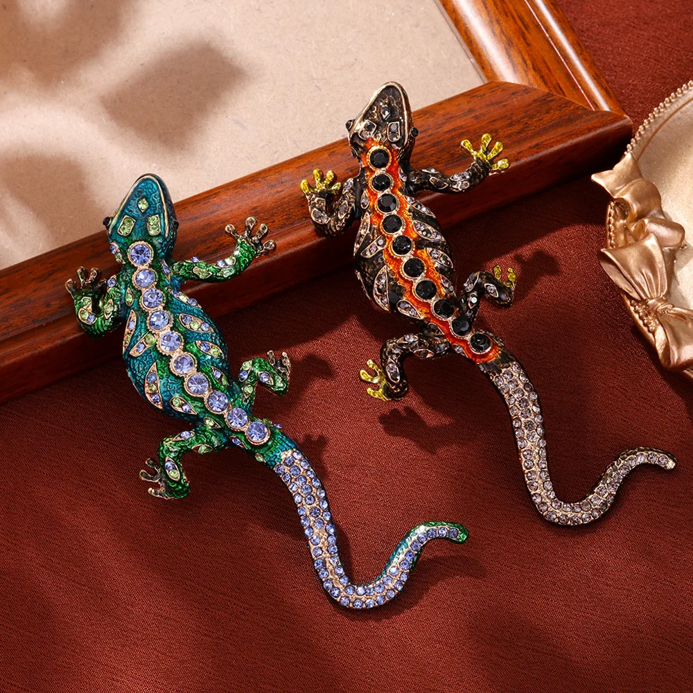 European and American Retro Colorful Chameleon Brooch with Diamonds and Lizard Brooch Pin
European and American Retro Colorful Chameleon Brooch with Diamonds and Lizard Brooch Pin