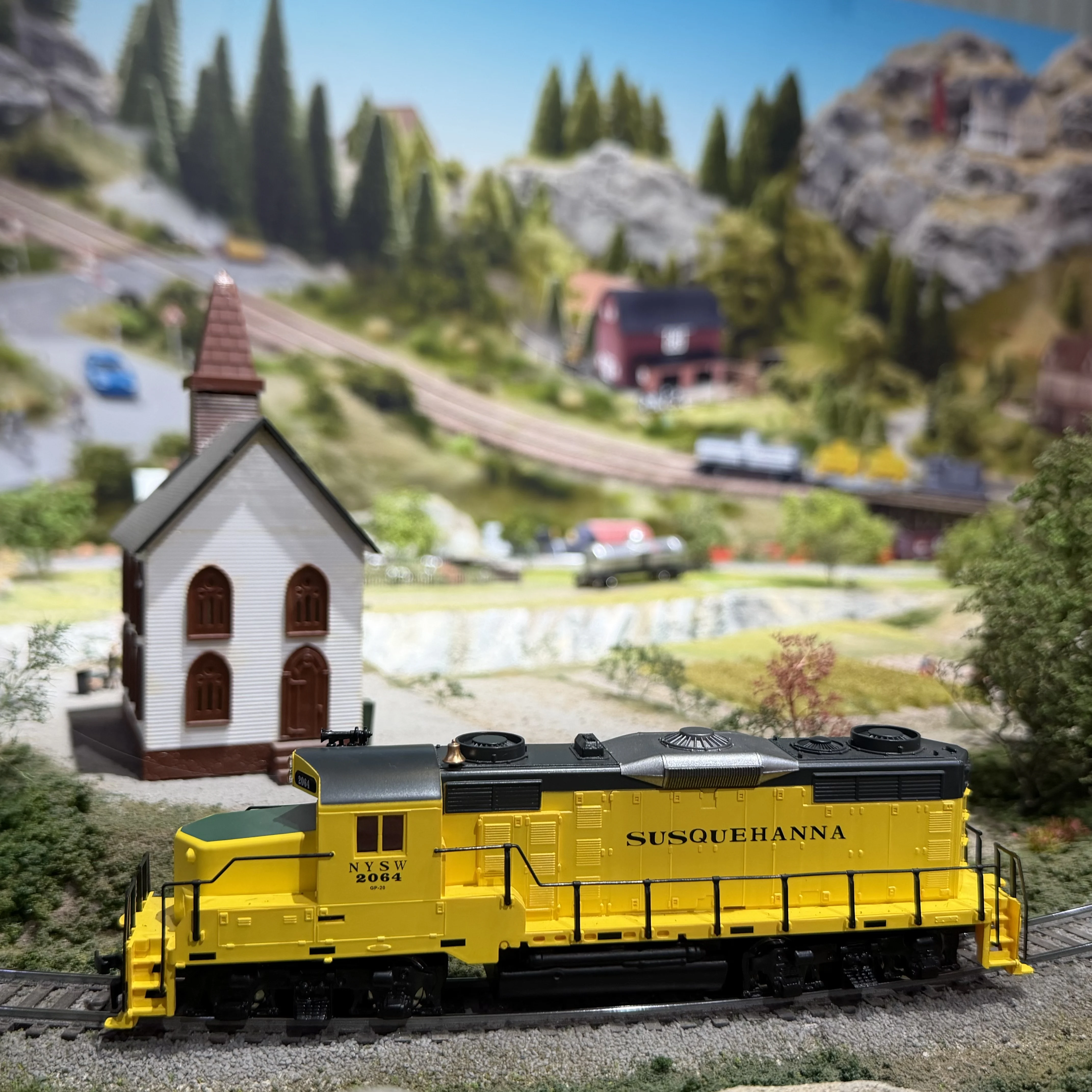 HO Scale US GP-20 Diesel Locomotive 1:87 HF Model Train, Powered Electric Engine Toys for Adult Collection & Static Display
HO Scale US GP-20 Diesel Locomotive 1:87 HF Model Train, Powered Electric Engine Toys for Adult Collection & Static Display