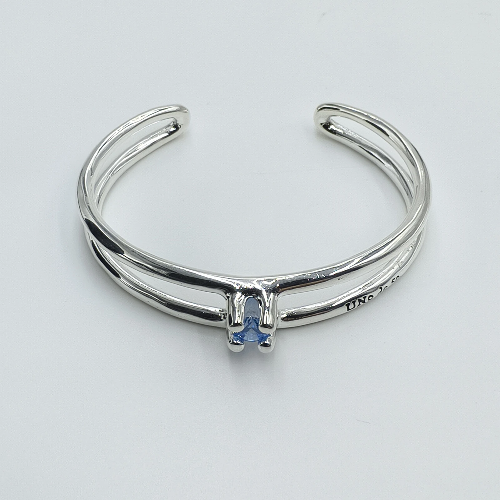 2024 New European hot original brand Unode50 bracelet double ring open blue crystal bracelet high quality gift handmade
2024 New European hot original brand Unode50 bracelet double ring open blue crystal bracelet high quality gift handmade