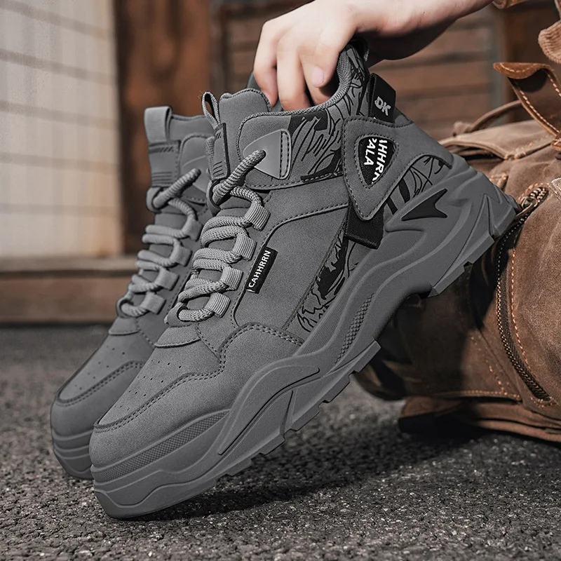 Уличные ботинки, мужские высокие короткие ботинки-карго в британском стиле, мужские уличные альпинистские ботинки для отдыха, новинка 2023 года
Уличные ботинки, мужские высокие короткие ботинки-карго в британском стиле, мужские уличные альпинистские ботинки для отдыха, новинка 2023 года