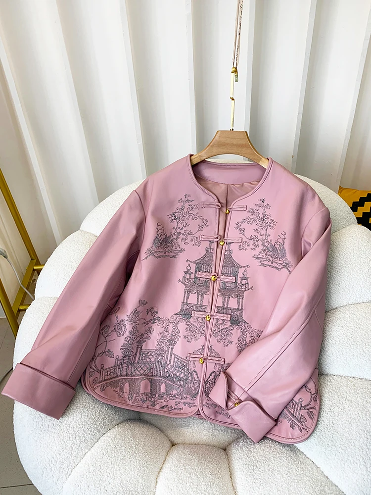 2024 Autumn Winter Fashion Women's High Quality Genuine Leather Chiense Style Embroidery Jackets Coat C391
2024 Autumn Winter Fashion Women's High Quality Genuine Leather Chiense Style Embroidery Jackets Coat C391