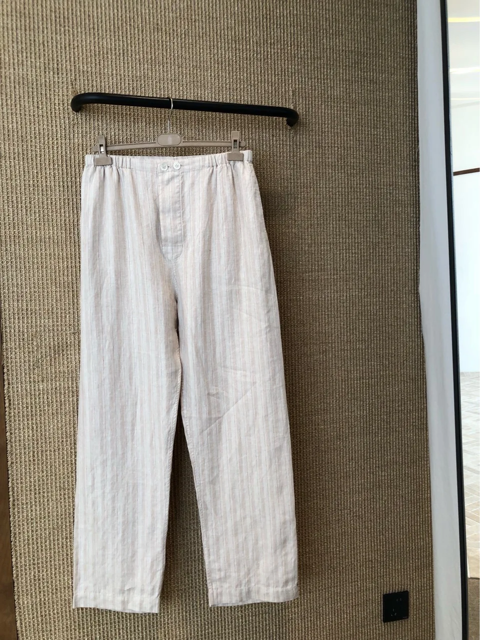 High-End Linen Men's Casual Pants Striped Loose-Fit Straight Leg Trousers Elastic Waist Long Spor Chic Neutral Sle
High-End Linen Men's Casual Pants Striped Loose-Fit Straight Leg Trousers Elastic Waist Long Spor Chic Neutral Sle