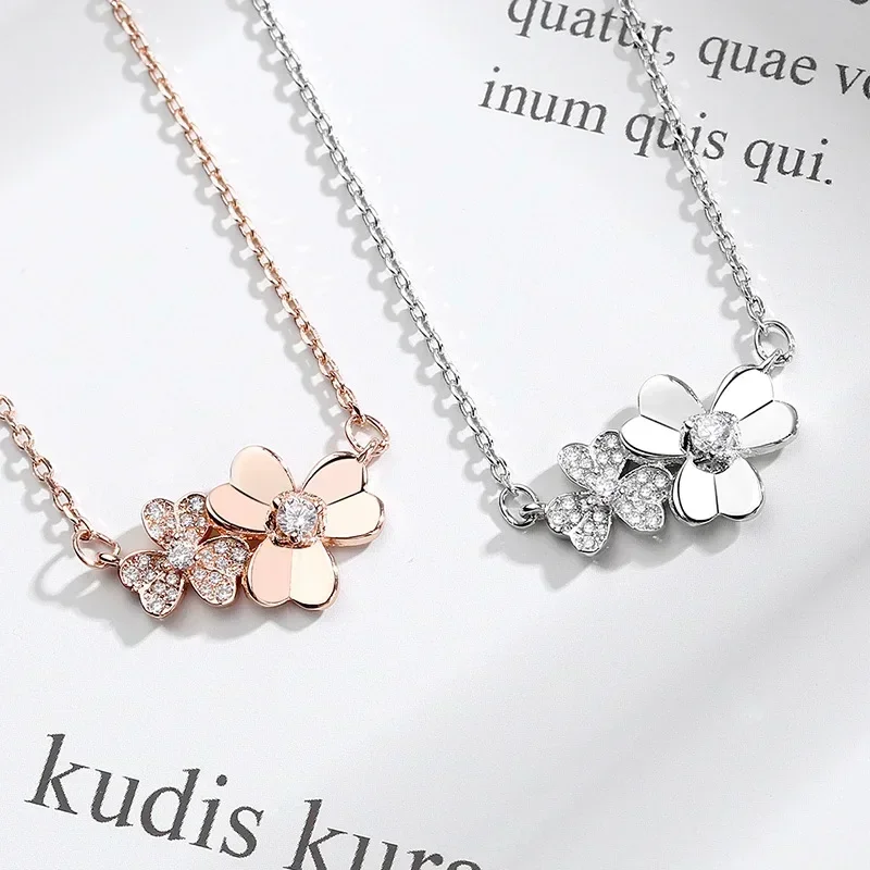 Lovely Double Clover Flower Pendant Necklace for Women AAA Cubic Zircon Clavicle Chain Fashion Jewelry Rose Gold Z135
Lovely Double Clover Flower Pendant Necklace for Women AAA Cubic Zircon Clavicle Chain Fashion Jewelry Rose Gold Z135