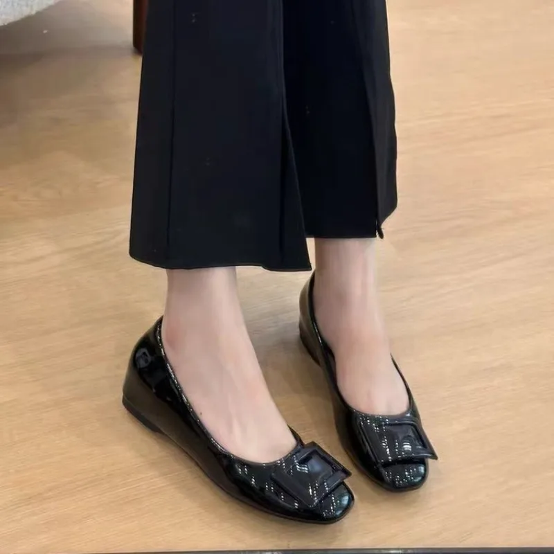 Retro Small Nude Color Square Buckle Light Mouth Single Shoe for Women, 2026 Spring and Autumn New French Fashion Women's Shoes
Retro Small Nude Color Square Buckle Light Mouth Single Shoe for Women, 2026 Spring and Autumn New French Fashion Women's Shoes