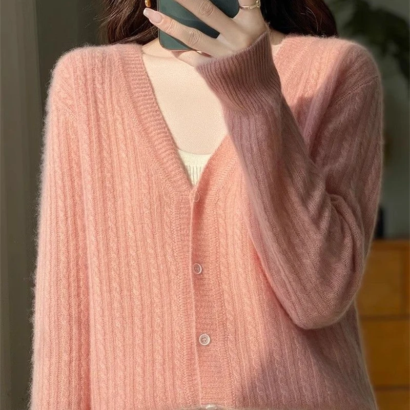 2025 New fashion spring 100% pure merino wool knitted women's cardigan cashmere sweater V-neck solid female cardigan sweater top
2025 New fashion spring 100% pure merino wool knitted women's cardigan cashmere sweater V-neck solid female cardigan sweater top