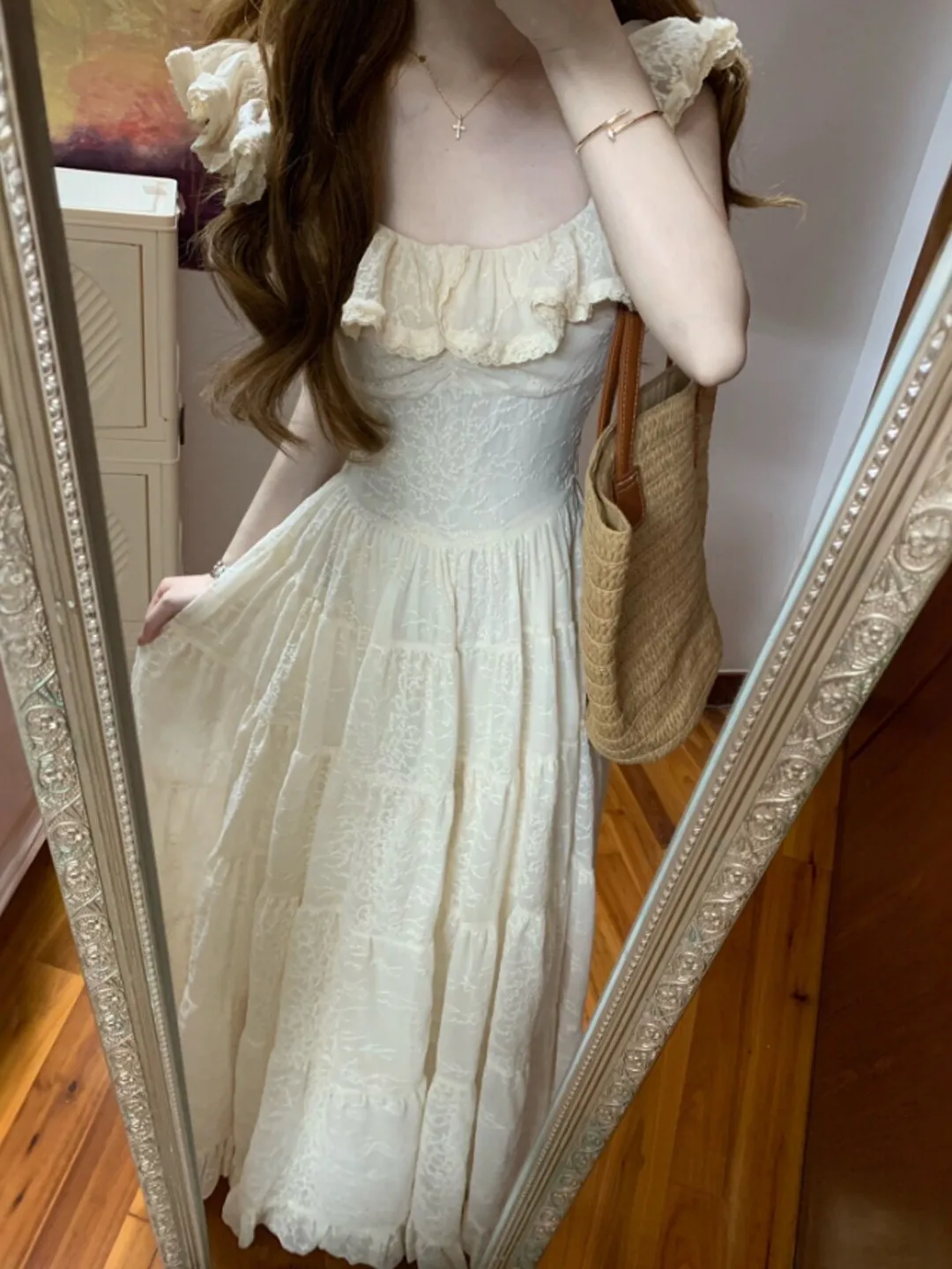 Gentle Summer Fairy Long Dress Slimming Waist Design Unique Style Casual Comfortable Cotton Material French Style Dress
Gentle Summer Fairy Long Dress Slimming Waist Design Unique Style Casual Comfortable Cotton Material French Style Dress