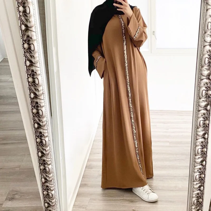 New Southeast Asian Muslim Women's Long Robe Patchwork Trim Sequin Dress Solid Color Chiffon Long Robe
New Southeast Asian Muslim Women's Long Robe Patchwork Trim Sequin Dress Solid Color Chiffon Long Robe