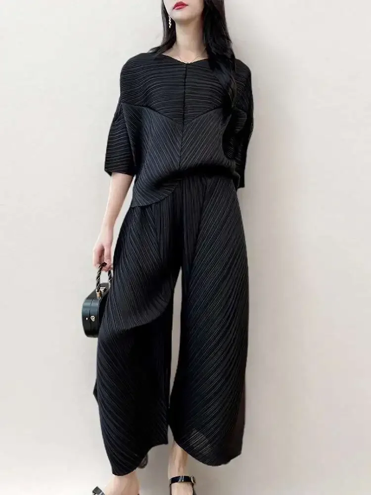 2025 Summer New Clothing Miyake Fashion Pleated Two Piece Set Women's Half Sleeve Round Neck Top + Wide Leg Pants Solid Colour
2025 Summer New Clothing Miyake Fashion Pleated Two Piece Set Women's Half Sleeve Round Neck Top + Wide Leg Pants Solid Colour