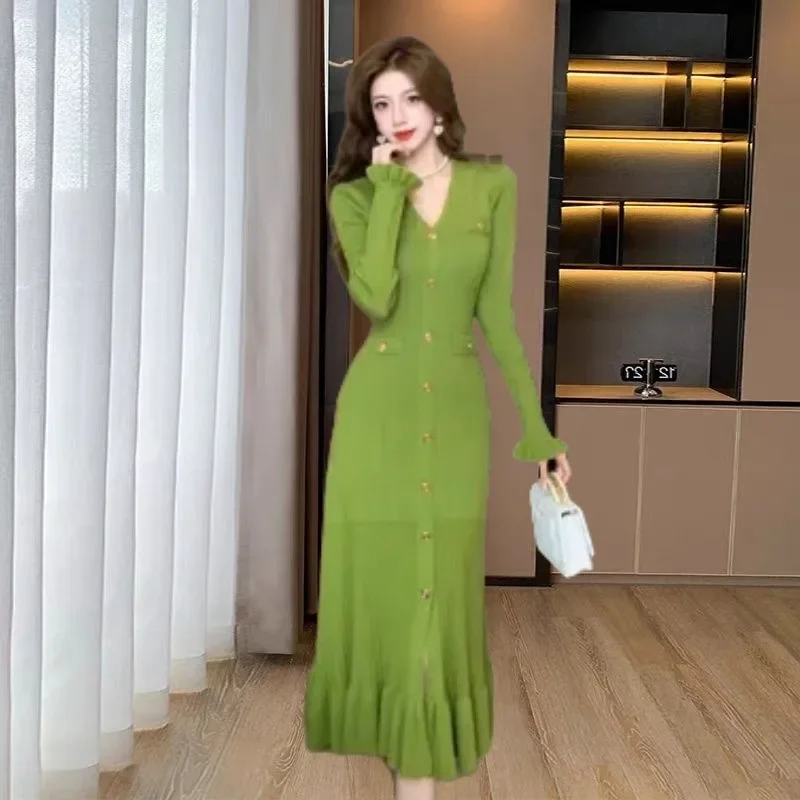 High Quality Spring Women's Knitted Long Sleeve Sweater Dress Elegant Long Skirt Single Button Fish Tail Needle Dress For Women
High Quality Spring Women's Knitted Long Sleeve Sweater Dress Elegant Long Skirt Single Button Fish Tail Needle Dress For Women
