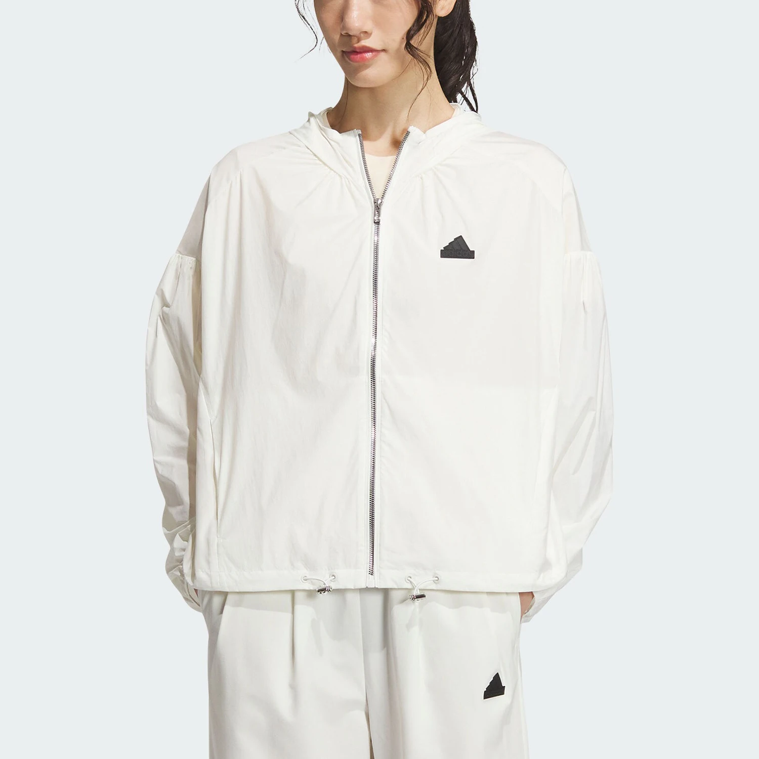 Оригинальная женская куртка Adidas с капюшоном для защиты от солнца UPF50+ IM8837
Оригинальная женская куртка Adidas с капюшоном для защиты от солнца UPF50+ IM8837