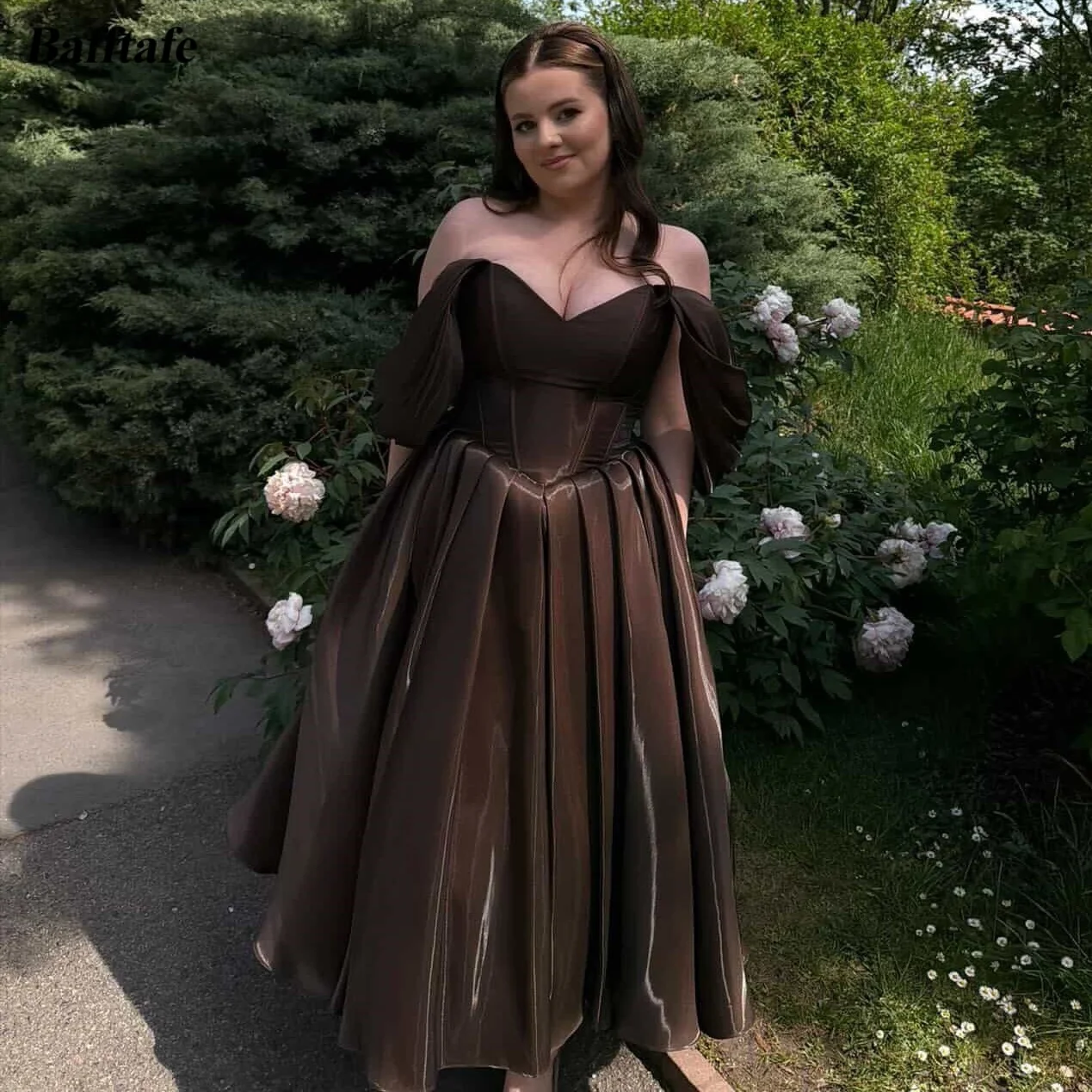 Bafftafe Shiny Satin Brown Midi Customized Evening Dresses Pleated Prom Dress 2026 Women's Garden Party Formal Occasion Gowns
Bafftafe Shiny Satin Brown Midi Customized Evening Dresses Pleated Prom Dress 2026 Women's Garden Party Formal Occasion Gowns
