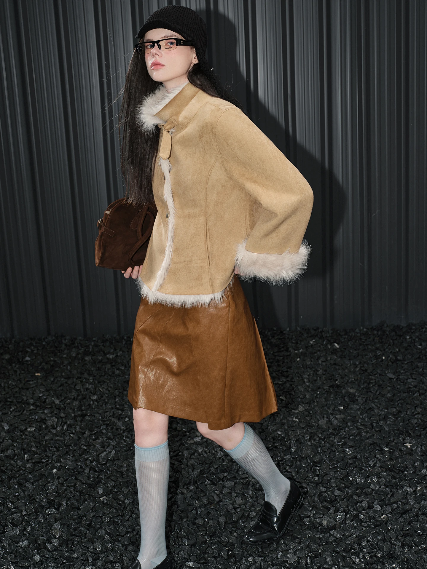 Modern Retro Leather Fur Jaet Women's ort Waist-Cinching Autumn Winter New Sle Street Sle Warm Polyester Fiber Coat
Modern Retro Leather Fur Jaet Women's ort Waist-Cinching Autumn Winter New Sle Street Sle Warm Polyester Fiber Coat