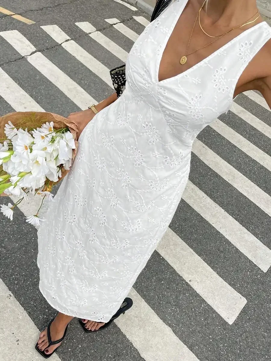 White V-Neck Sleeveless Hollow Embroidery Dress Slim Waist Resort Summer Casual Elegant Party Dress
White V-Neck Sleeveless Hollow Embroidery Dress Slim Waist Resort Summer Casual Elegant Party Dress