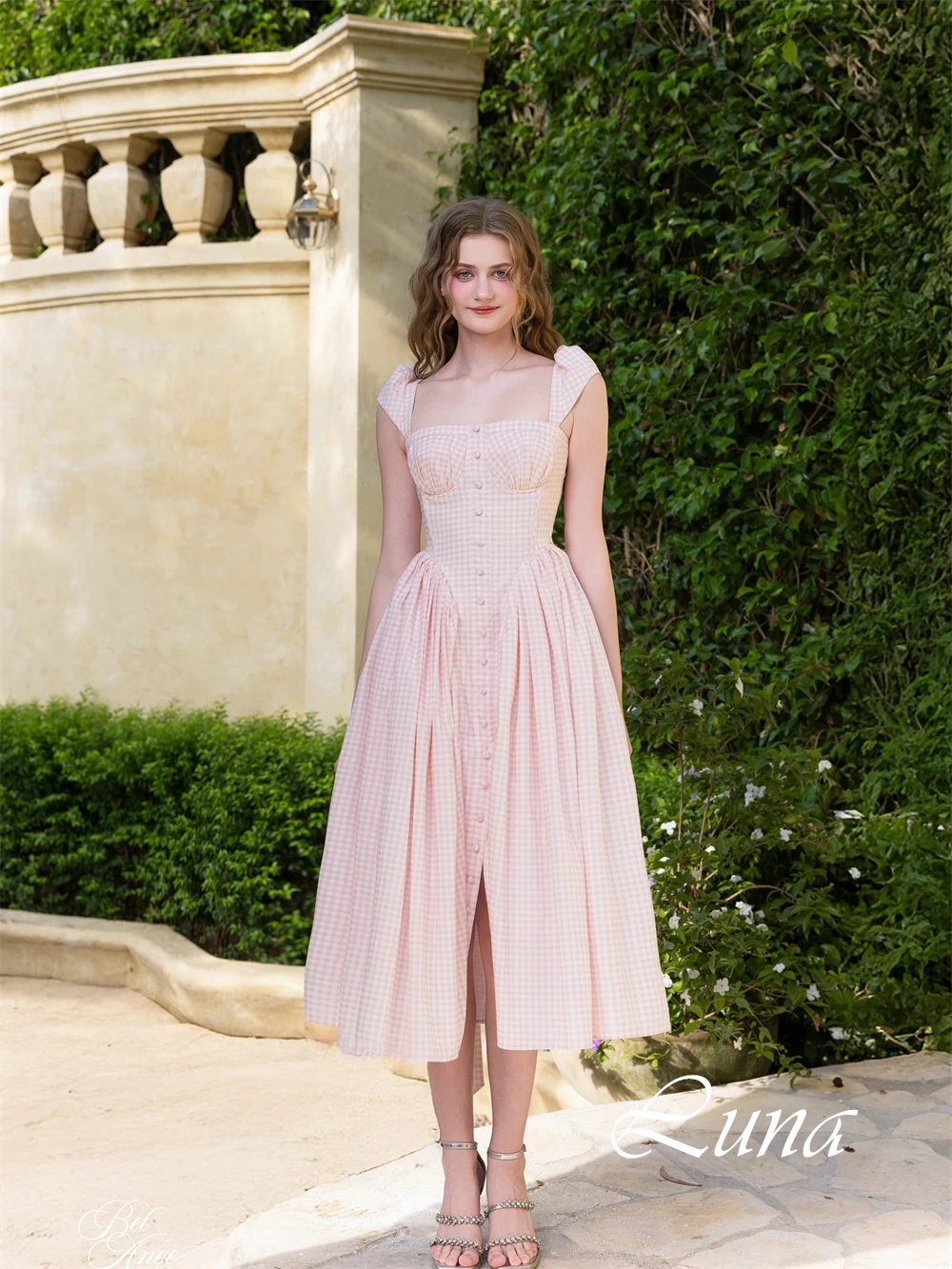Customized Square Short Sleeves Homecoming Dress A-Line Tea Length Modern Evening Dress Buttons Ruched Delicate Prom Dress
Customized Square Short Sleeves Homecoming Dress A-Line Tea Length Modern Evening Dress Buttons Ruched Delicate Prom Dress
