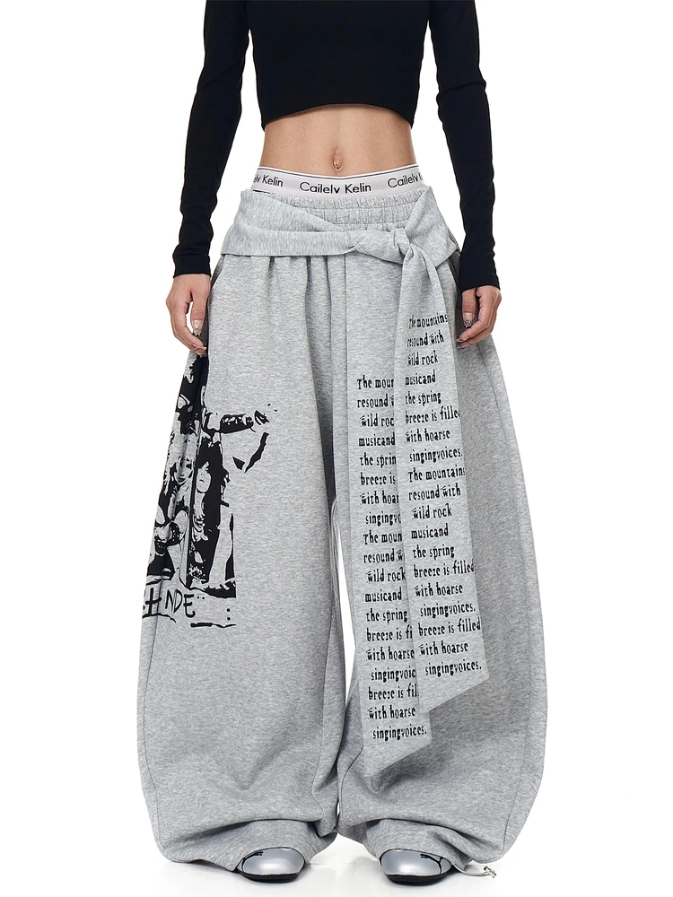 American Street Style Letter Print Belted Wide Leg Pants Women's Loose Casual Sports High Waist Drapey Sweatpants
American Street Style Letter Print Belted Wide Leg Pants Women's Loose Casual Sports High Waist Drapey Sweatpants