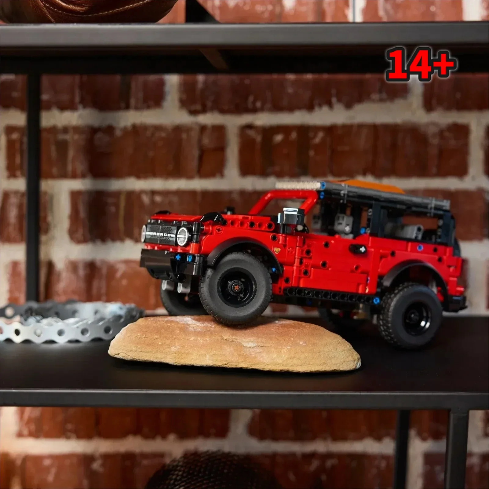 Disney 42213, детские подарки на день рождения, Рождественскую вечеринку для гостей, красный внедорожник, модель автомобиля, игрушечный механический комплект для строительства
Disney 42213, детские подарки на день рождения, Рождественскую вечеринку для гостей, красный внедорожник, модель автомобиля, игрушечный механический комплект для строительства