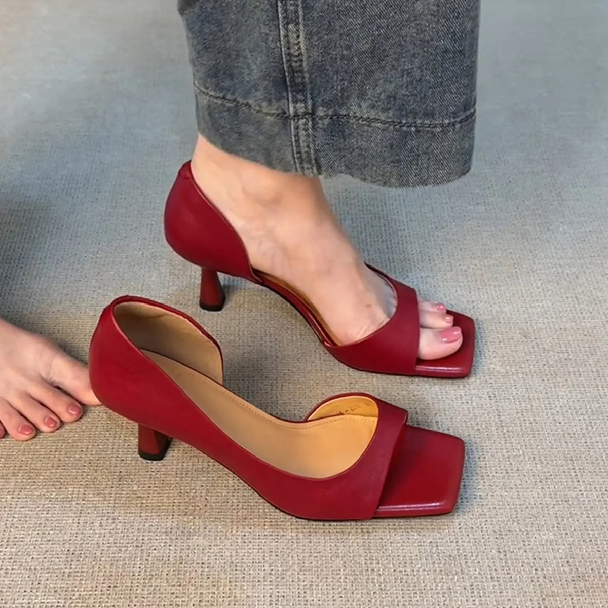 Women Sandals 2026 Summer New French Women's High Heels Sexy Open Toe Dress High-heeled Sandals Retro Womens Shoes
Women Sandals 2026 Summer New French Women's High Heels Sexy Open Toe Dress High-heeled Sandals Retro Womens Shoes