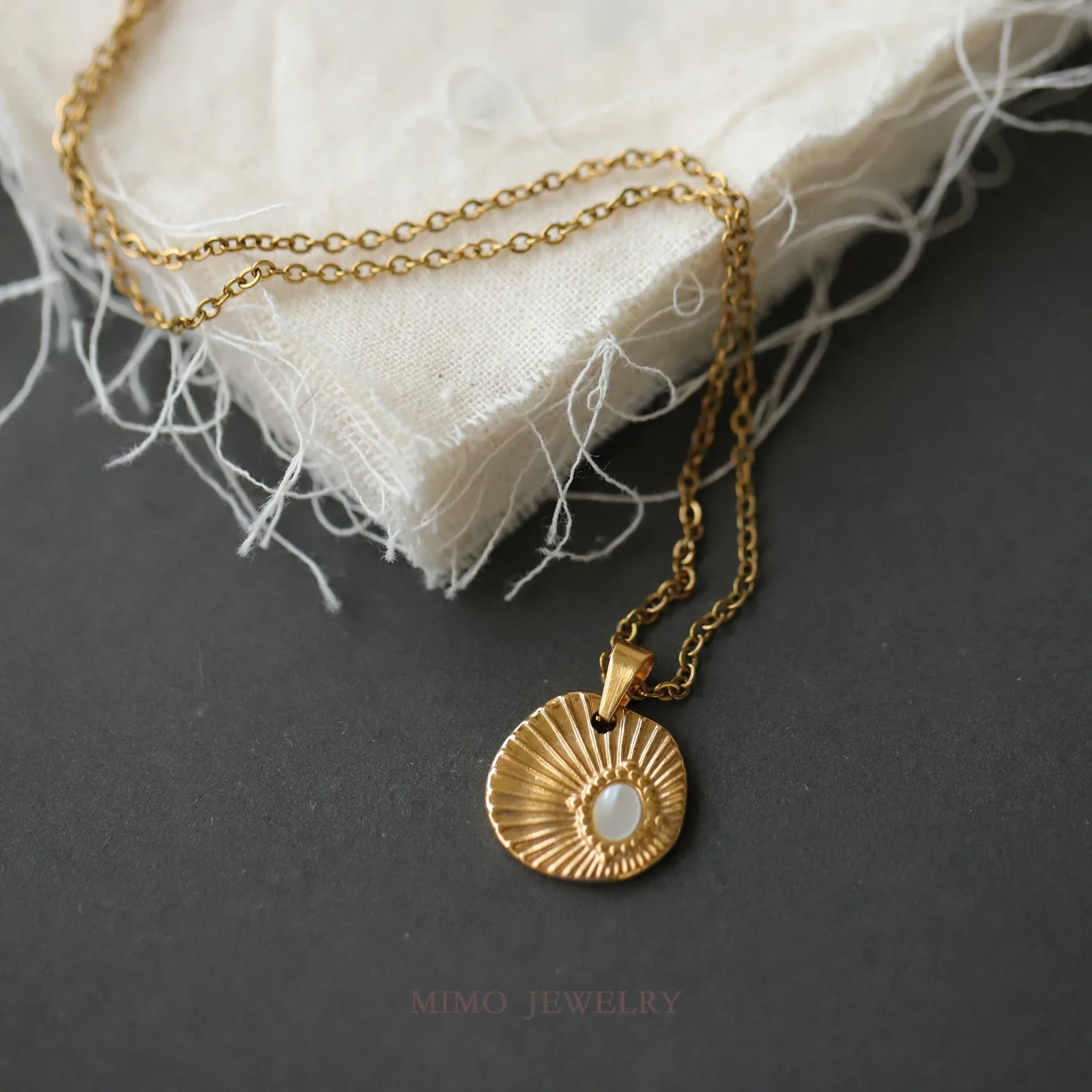 Необычные круглые перламутровые подвески в вертикальную полоску, подвески, принадлежности для подвесок, сделай сам, ручные позолоченные аксессуары из нержавеющей стали
Необычные круглые перламутровые подвески в вертикальную полоску, подвески, принадлежности для подвесок, сделай сам, ручные позолоченные аксессуары из нержавеющей стали