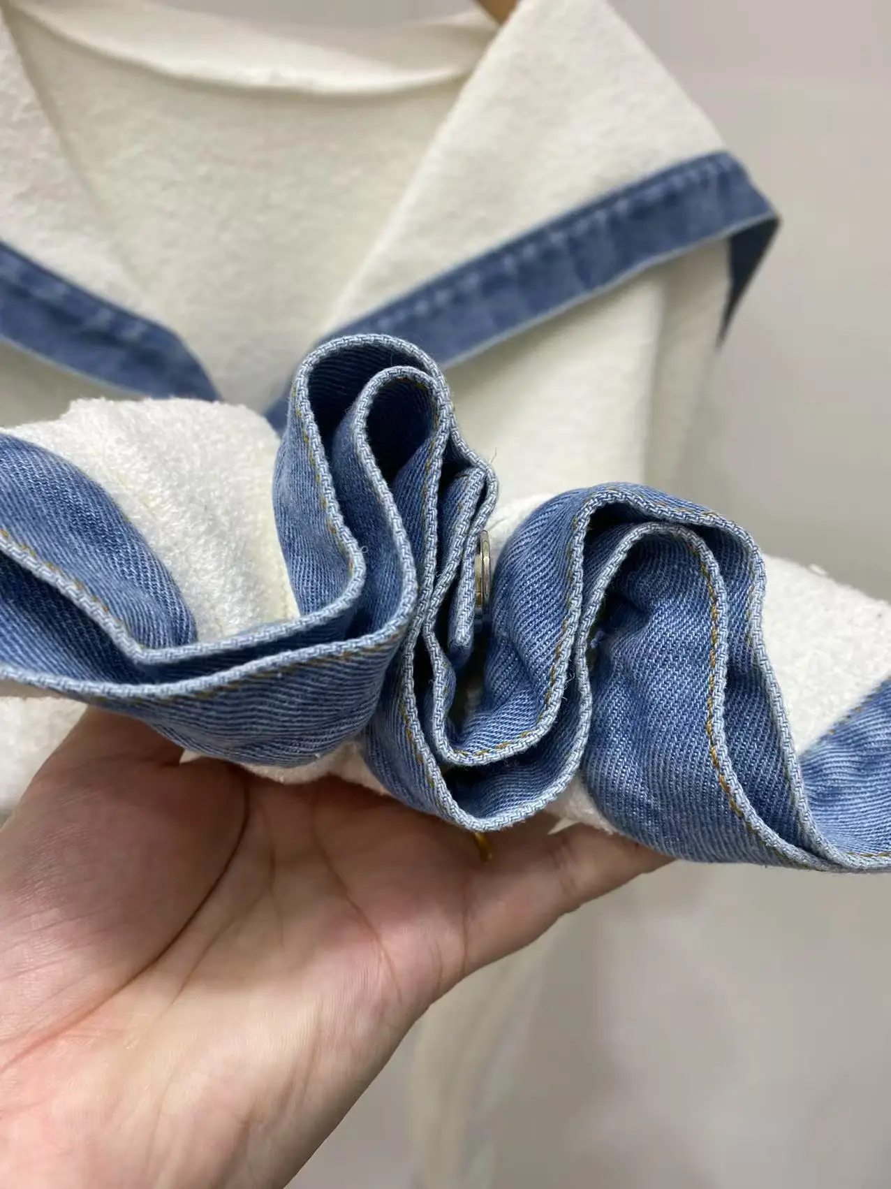 Denim Splicing Women Sailor Collar Cardigan Single-Breasted Jacket Coat + Ladies Casual Shorts Short Pants
Denim Splicing Women Sailor Collar Cardigan Single-Breasted Jacket Coat + Ladies Casual Shorts Short Pants