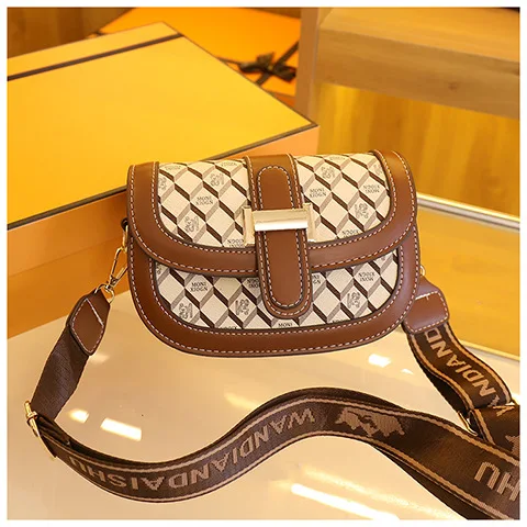 Bani Meizi Original Design Monogram Saddle Bag - Luxury Unique Cube Bag for Women, Crossbody Shoulder Armpit Bag
Bani Meizi Original Design Monogram Saddle Bag - Luxury Unique Cube Bag for Women, Crossbody Shoulder Armpit Bag