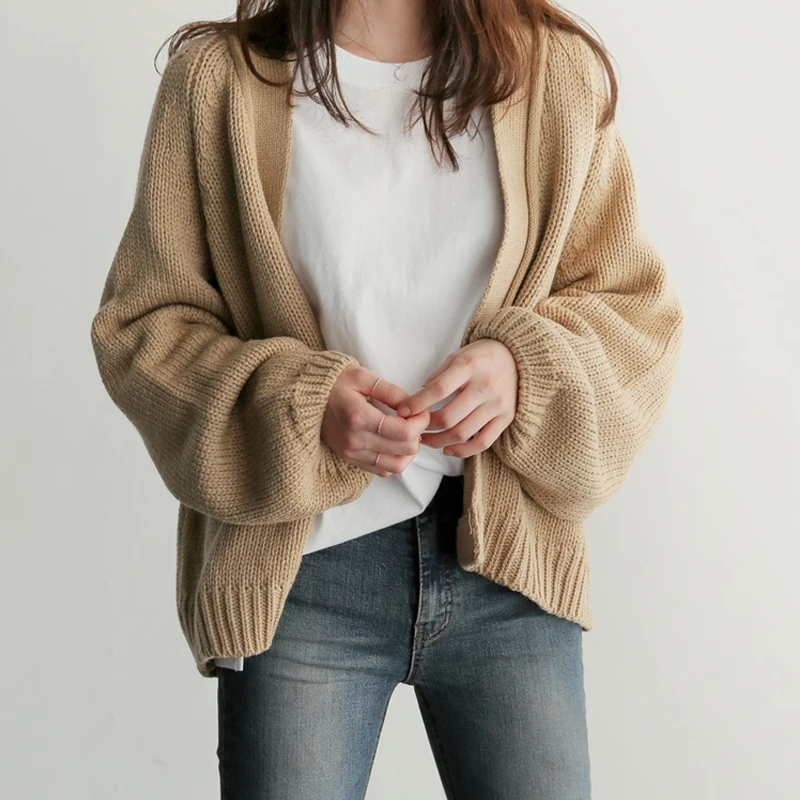 2025 Autumn Loose V Neck Knitted Cardigan New Fashion Casual Office Solid Color Sweater Jacket Elegant Long Sleeve Knit Coats
2025 Autumn Loose V Neck Knitted Cardigan New Fashion Casual Office Solid Color Sweater Jacket Elegant Long Sleeve Knit Coats