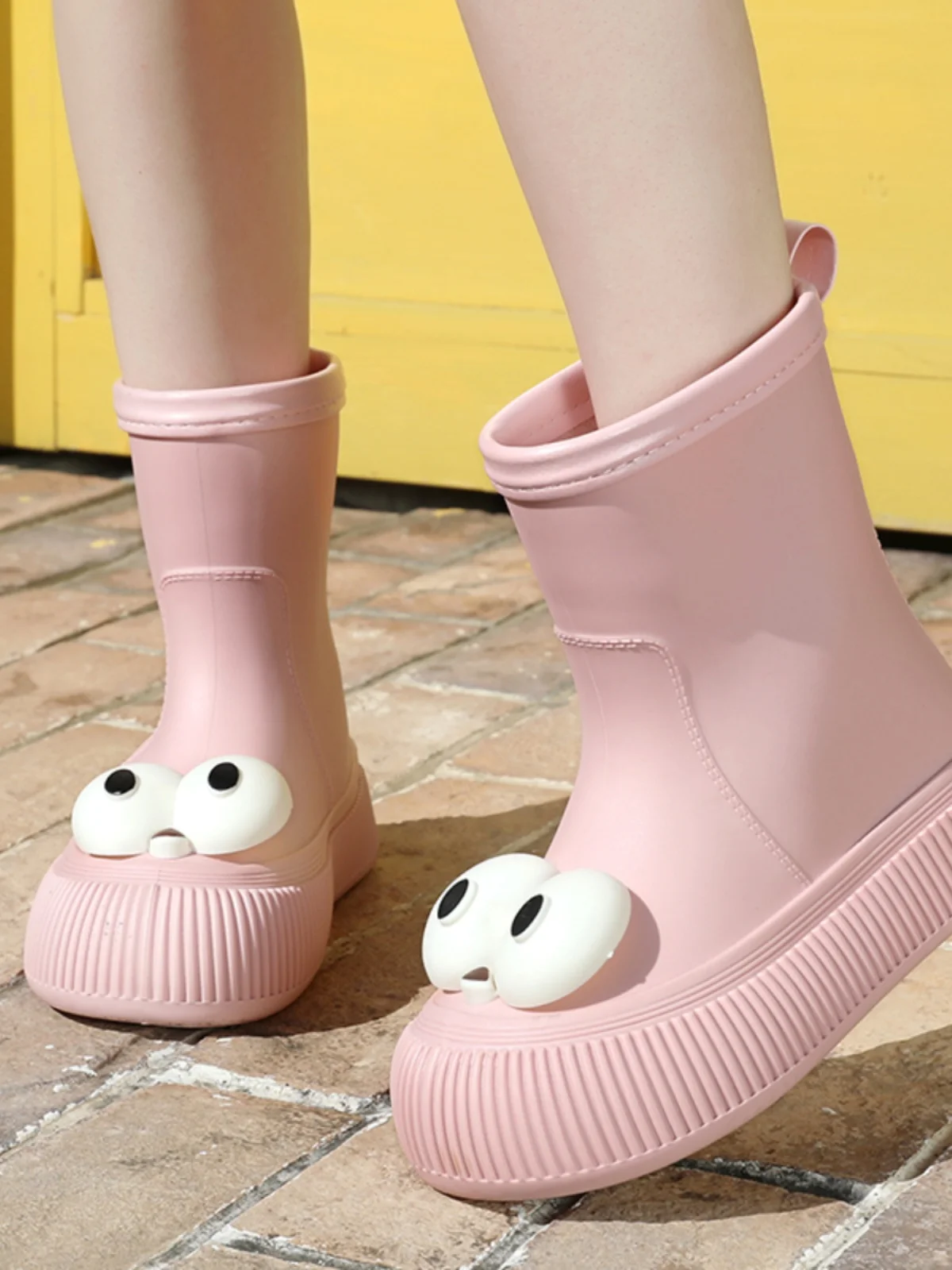 Fashionable Women's Rain Boots Waterproof Slip-Resistant Thick Bottomed Outdoor Wearable Cute Adult New 2026 Model PVC Shoes
Fashionable Women's Rain Boots Waterproof Slip-Resistant Thick Bottomed Outdoor Wearable Cute Adult New 2026 Model PVC Shoes
