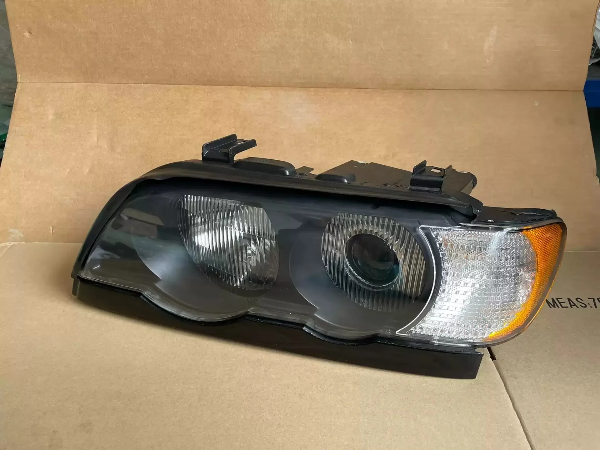 Car Front Head Lamp Headlight for BMW X5 E53 DRL Daytime Running Light Turn Signal
Car Front Head Lamp Headlight for BMW X5 E53 DRL Daytime Running Light Turn Signal