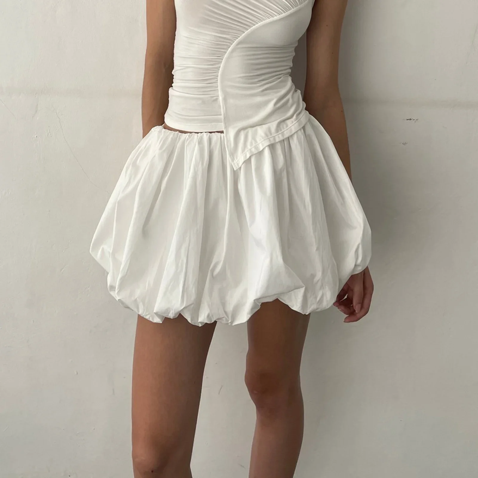 Women Y2K Bubble Skirt Elastic Waist Pleated Ruffle Hem A Line Mini Skirt Girls Cute Short Puffy Balloon Skirt
Women Y2K Bubble Skirt Elastic Waist Pleated Ruffle Hem A Line Mini Skirt Girls Cute Short Puffy Balloon Skirt