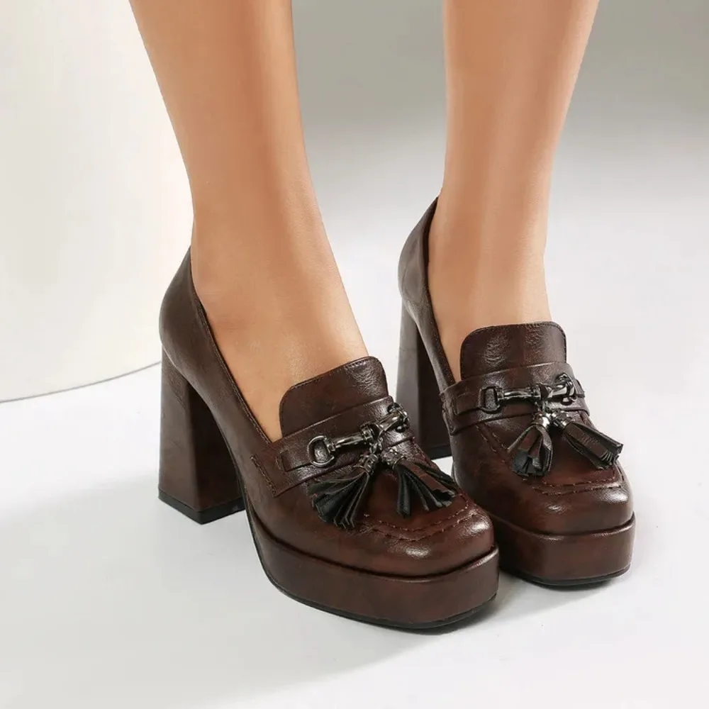 Metal Tassel Chunky High Heel Pumps Women Gothic Platform Loafers Large Size 34-43 Fashion Square Heel Mary Janes Leather Shoes
Metal Tassel Chunky High Heel Pumps Women Gothic Platform Loafers Large Size 34-43 Fashion Square Heel Mary Janes Leather Shoes