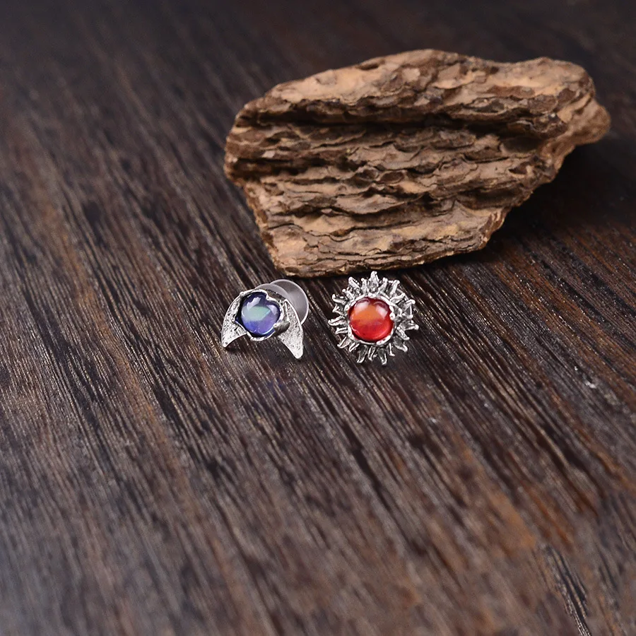 DIY accessories European and American creative colorful gemstone sun moon stud earrings, old classical temperament moonstone ear
DIY accessories European and American creative colorful gemstone sun moon stud earrings, old classical temperament moonstone ear