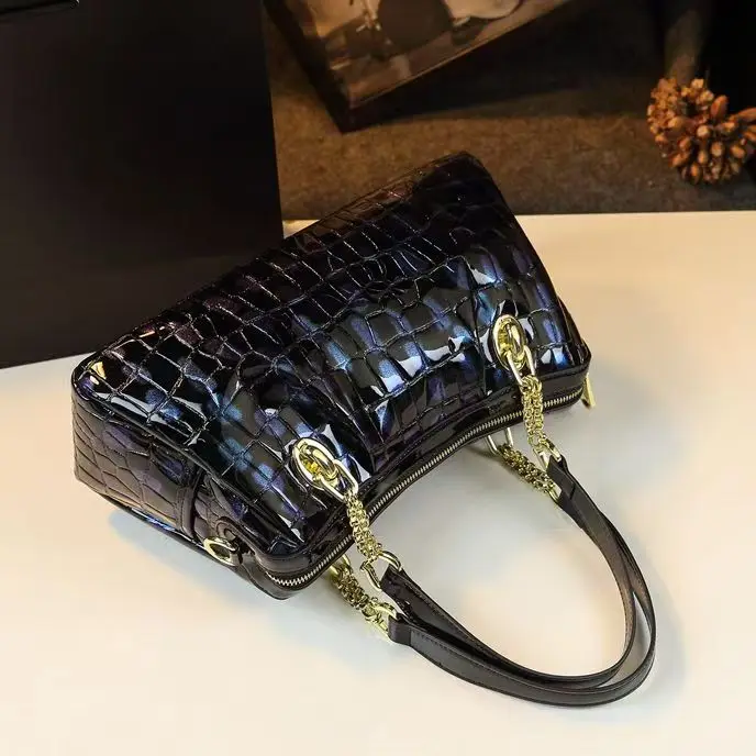 New Fashion Luxury Alligator Pattern Women Handbags Patent Leather Ladies Shoulder Bags Female Brand Luxury Crossbody Bag
New Fashion Luxury Alligator Pattern Women Handbags Patent Leather Ladies Shoulder Bags Female Brand Luxury Crossbody Bag