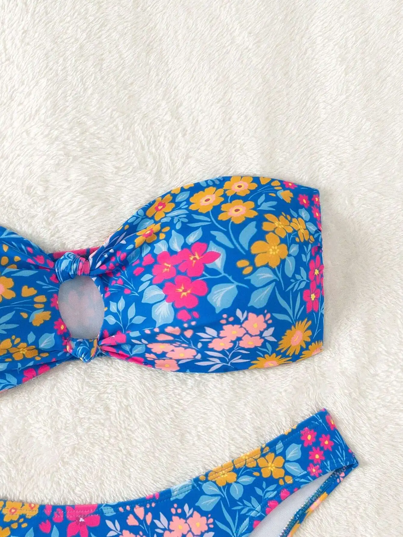 Women Summer Beach Floral Print Hollow Out Bandeau Bikini Set
Women Summer Beach Floral Print Hollow Out Bandeau Bikini Set