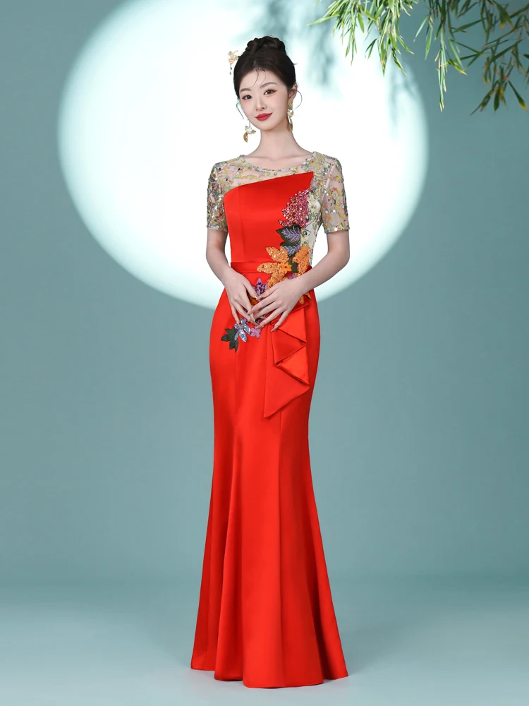 Вечернее платье Ele для женщин: приталенное, с юбкой-русалкой, длинное, стройнящее, со средней талией, на молнии, из полиэстера
Вечернее платье Ele для женщин: приталенное, с юбкой-русалкой, длинное, стройнящее, со средней талией, на молнии, из полиэстера