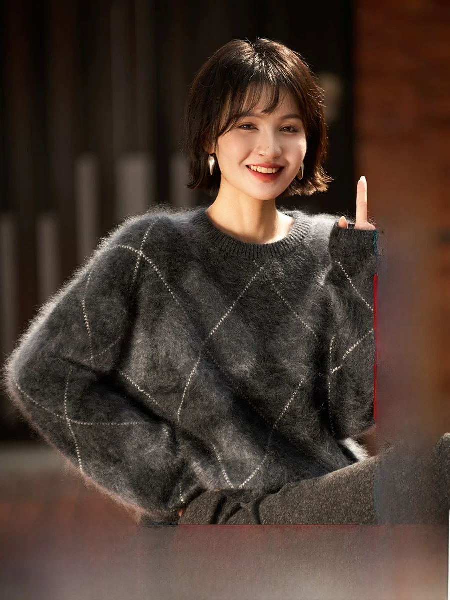 Уютный зимний свитер из флиса с ромбовидным узором, свободный крой, длинный рукав, вязаный топ для женщин
Уютный зимний свитер из флиса с ромбовидным узором, свободный крой, длинный рукав, вязаный топ для женщин