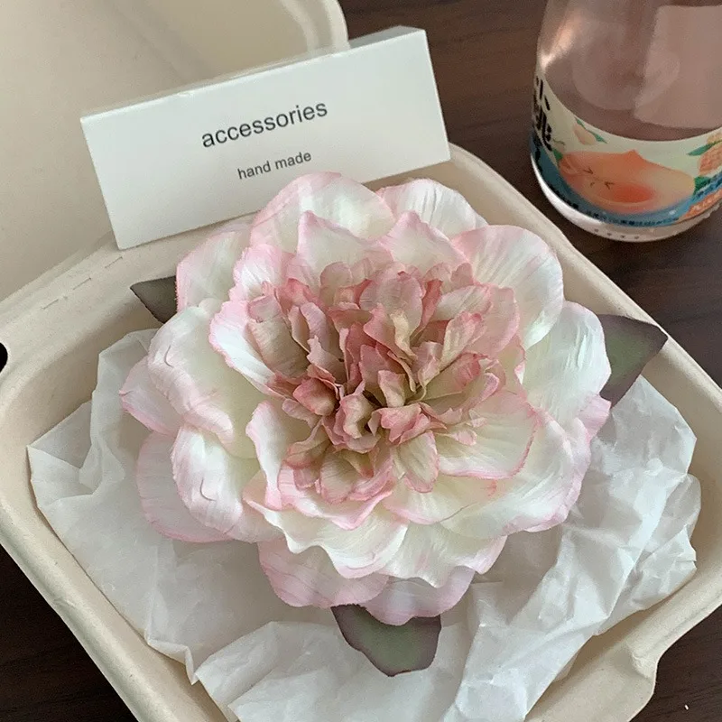 Elegant White Silk Flower Hairpin Side Clips Fairy Floral Headpieces for Bride Wedding Hair Jewelry Women Party Hair Accessories
Elegant White Silk Flower Hairpin Side Clips Fairy Floral Headpieces for Bride Wedding Hair Jewelry Women Party Hair Accessories