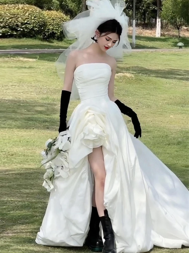 Fashionable Studio Photography Outfit with Train Short Front Long Back Design Ideal for Outdoor Wedding Shoots And Street Style
Fashionable Studio Photography Outfit with Train Short Front Long Back Design Ideal for Outdoor Wedding Shoots And Street Style