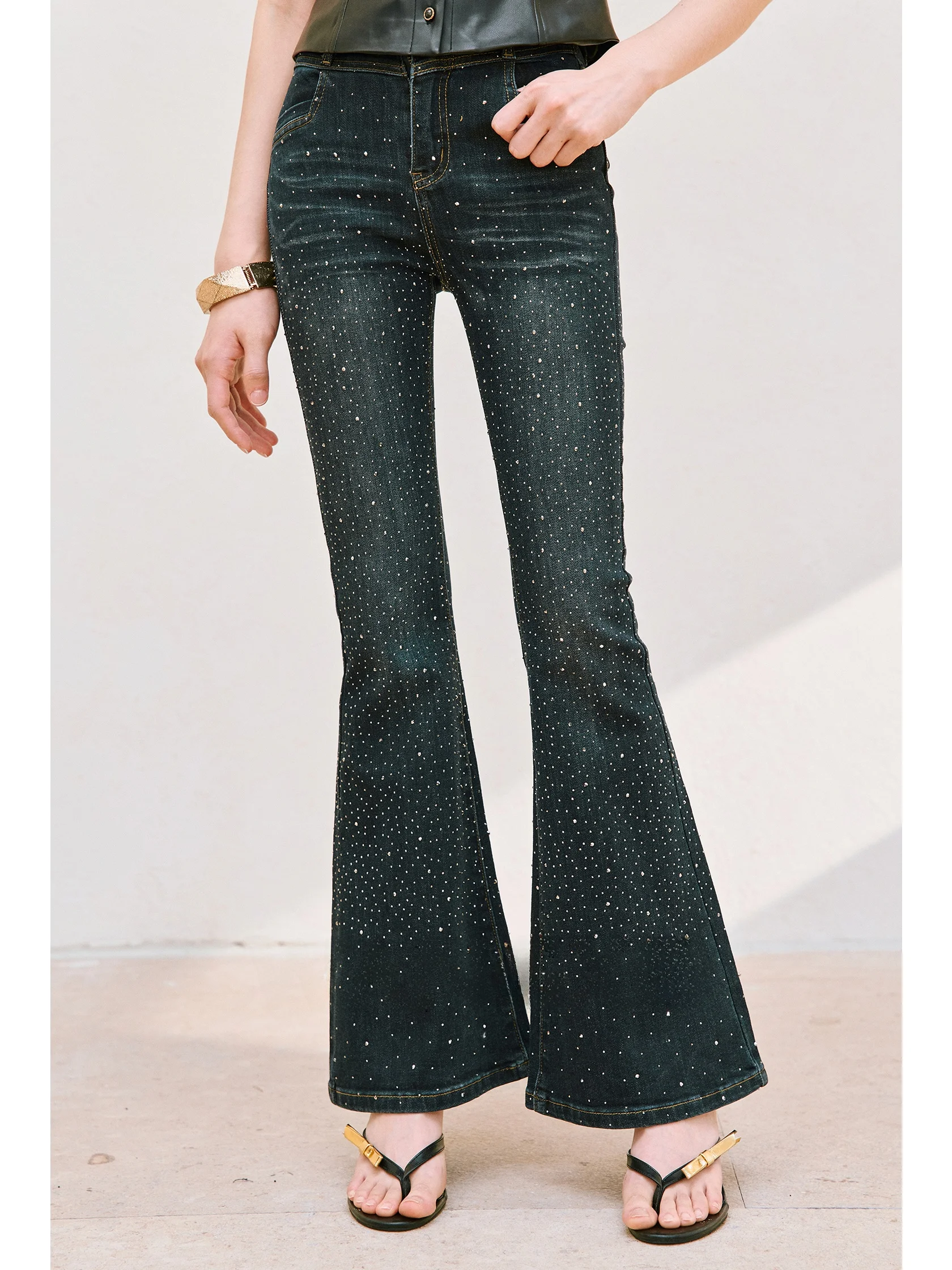 WANGXO High Waist Slimming Bell Bottom Denim Jeans Rhinestone Embellished Elastic Fabric Vintage Style Women's Jeans
WANGXO High Waist Slimming Bell Bottom Denim Jeans Rhinestone Embellished Elastic Fabric Vintage Style Women's Jeans