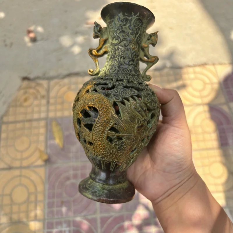 Antique Vase Decoration Pure Copper Dragon and Phoenix Home Crafts Decoration Study Furnishings Living Room Gift
Antique Vase Decoration Pure Copper Dragon and Phoenix Home Crafts Decoration Study Furnishings Living Room Gift