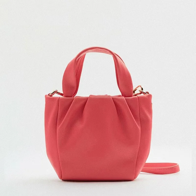Luxury women's designer leisure multifunctional leisure versatile practical simple single shoulder crossbody bag commuting bag
Luxury women's designer leisure multifunctional leisure versatile practical simple single shoulder crossbody bag commuting bag