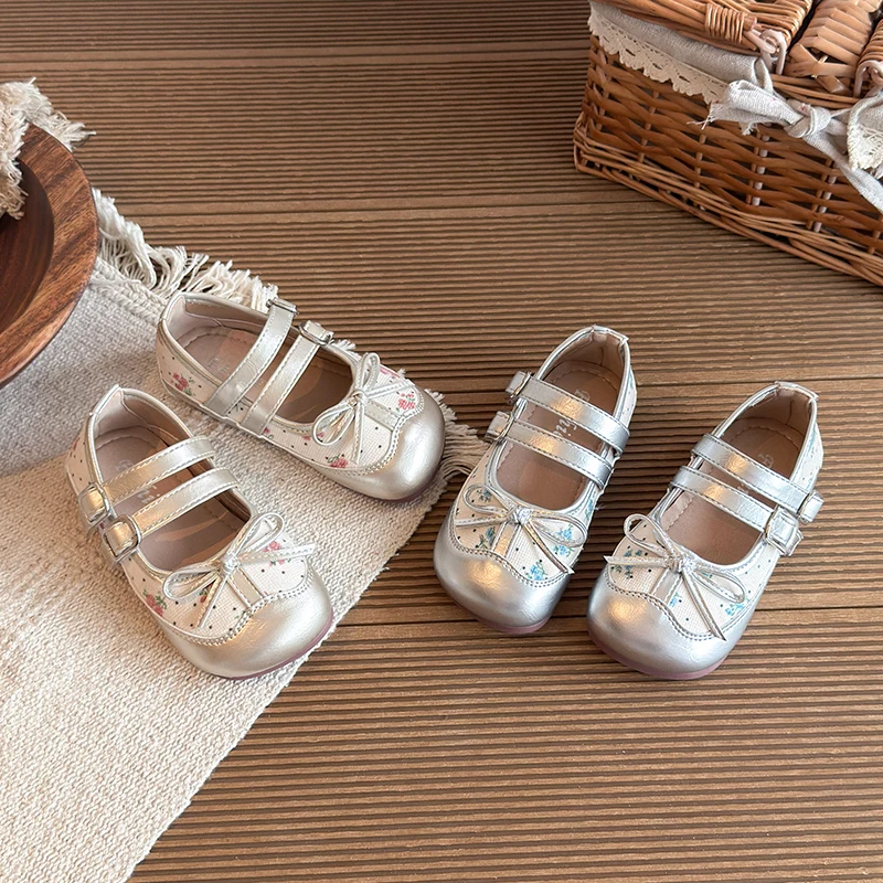 Autumn Girl's Leather Shoes Floral Square Toe Sweet Kids Flats Bowtie Double Buckle Light Non-slip Children Mary Janes 23-34
Autumn Girl's Leather Shoes Floral Square Toe Sweet Kids Flats Bowtie Double Buckle Light Non-slip Children Mary Janes 23-34